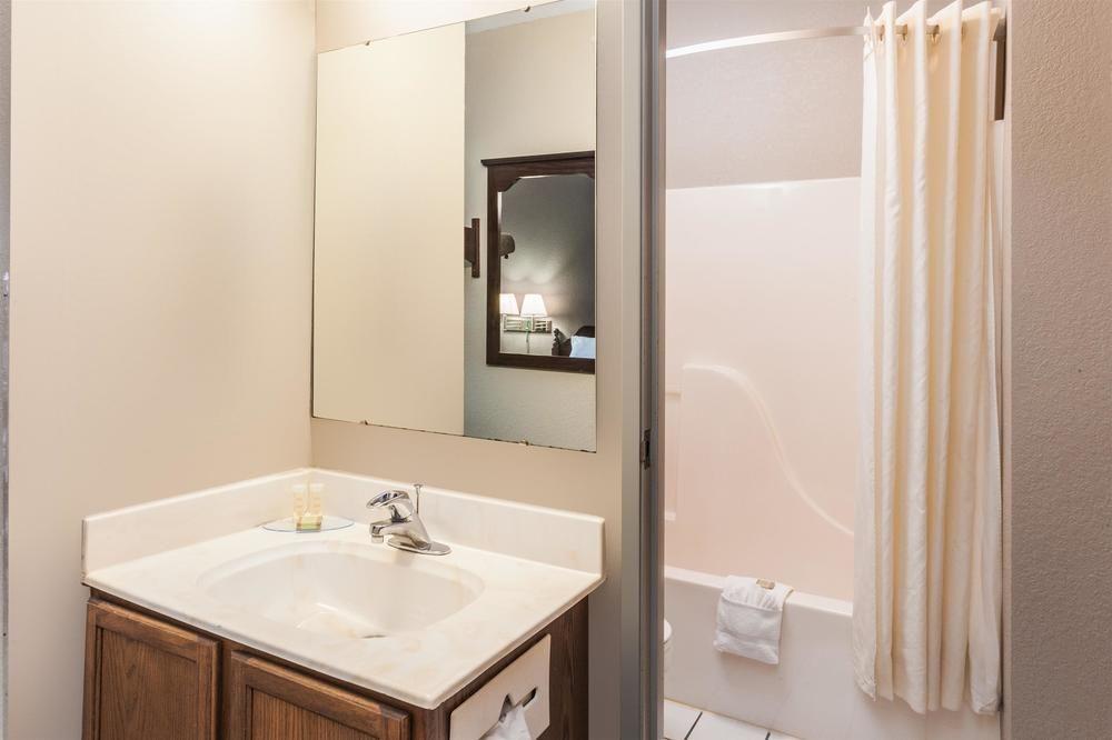 Super 8 By Wyndham Valparaiso Zewnętrze zdjęcie