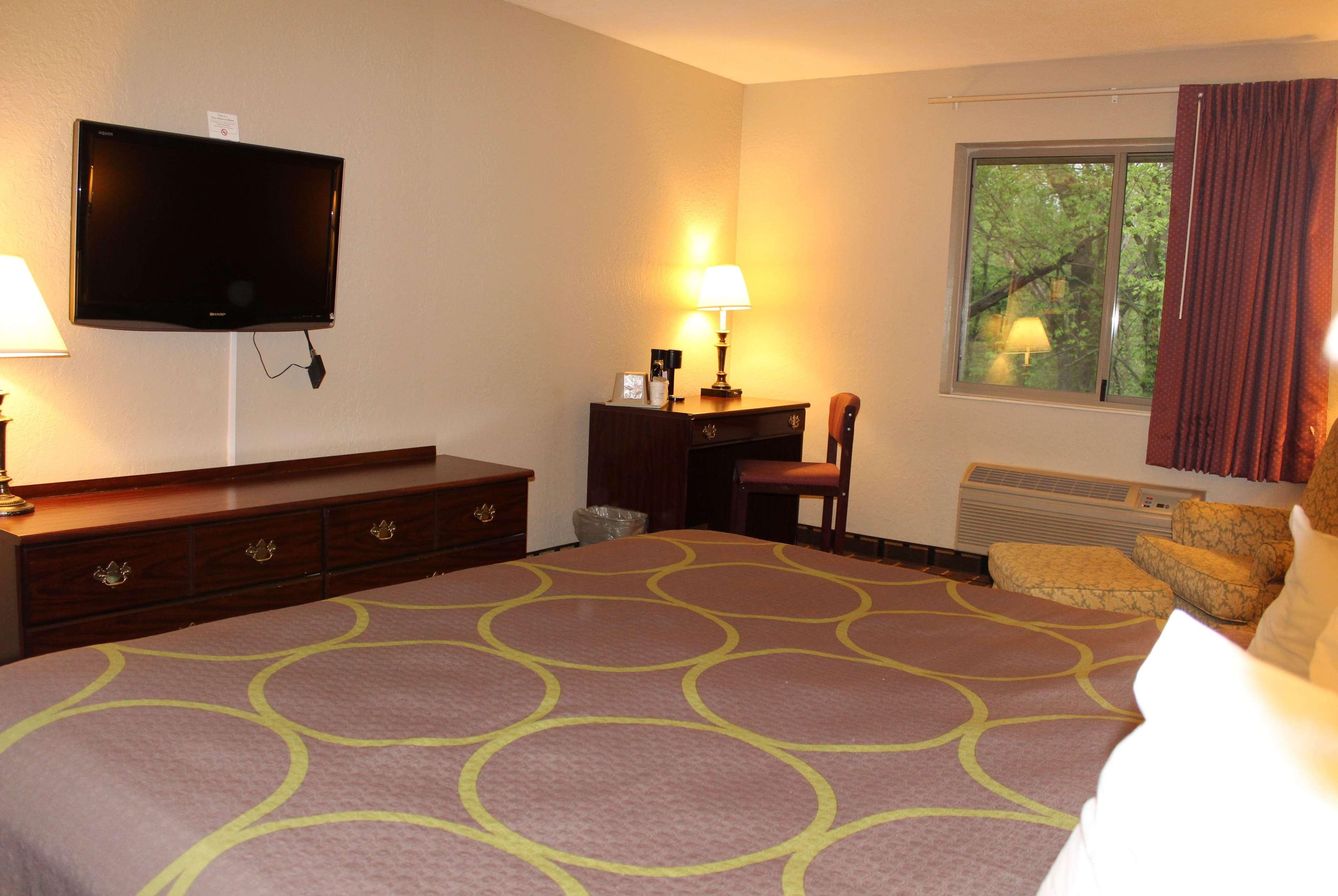 Super 8 By Wyndham Valparaiso Zewnętrze zdjęcie