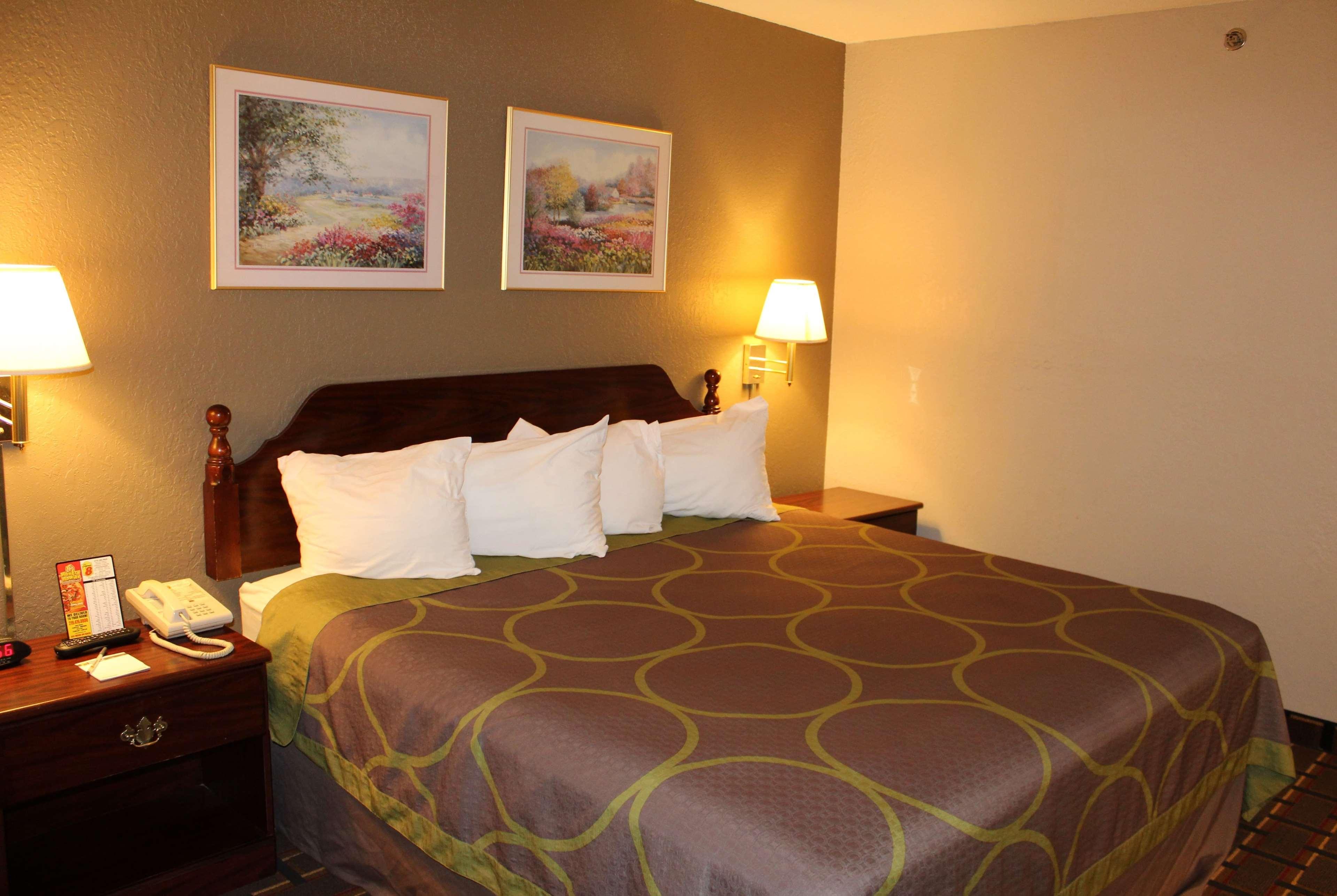 Super 8 By Wyndham Valparaiso Zewnętrze zdjęcie