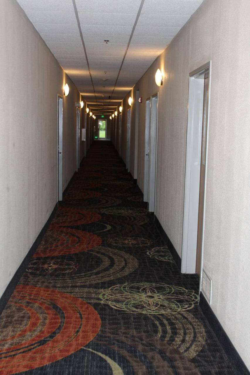 Super 8 By Wyndham Valparaiso Zewnętrze zdjęcie