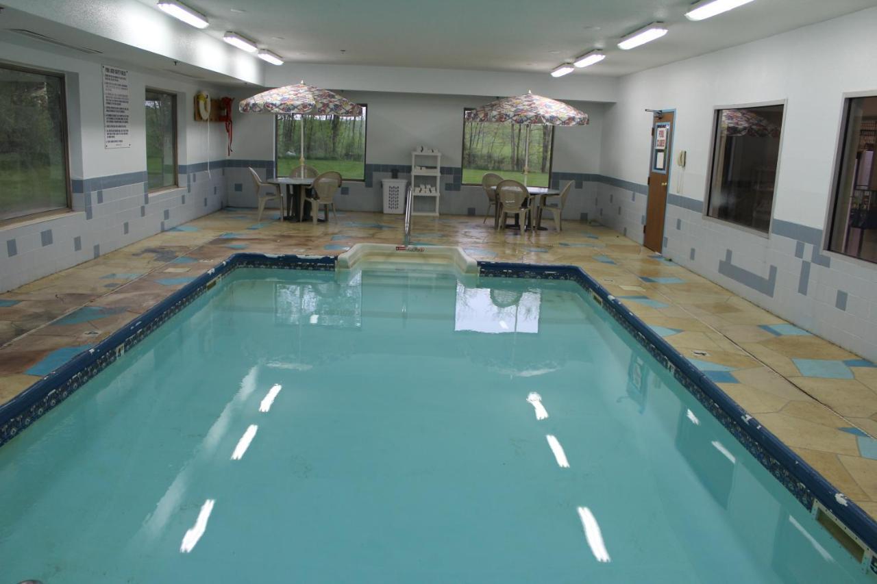 Super 8 By Wyndham Valparaiso Zewnętrze zdjęcie